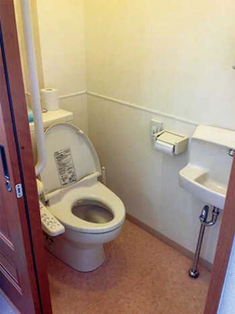 デイサービス施設でトイレの増設工事