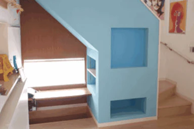 階段下に収納設置