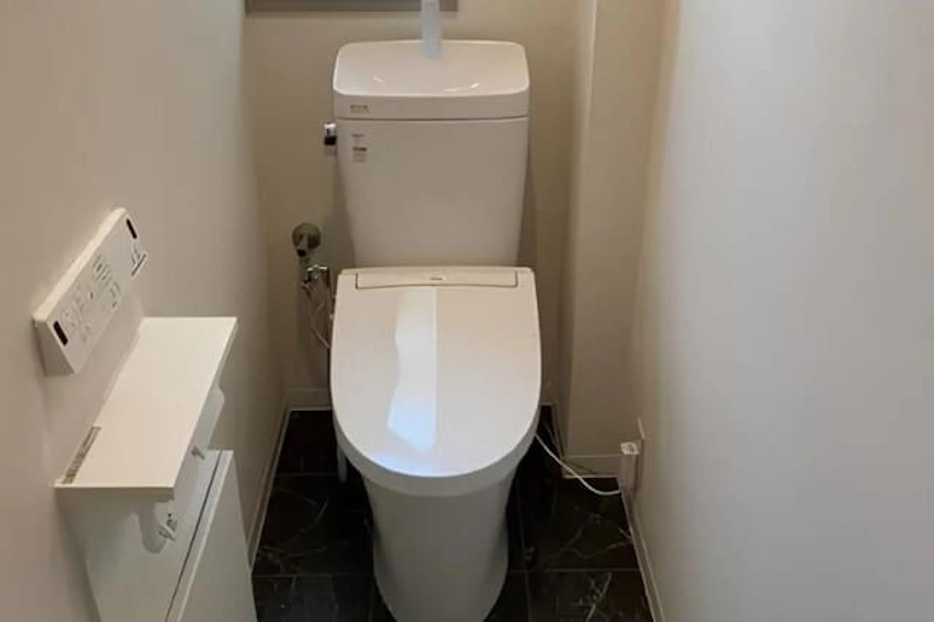 アメージュZ便器(フチレス)/アメージュ便器