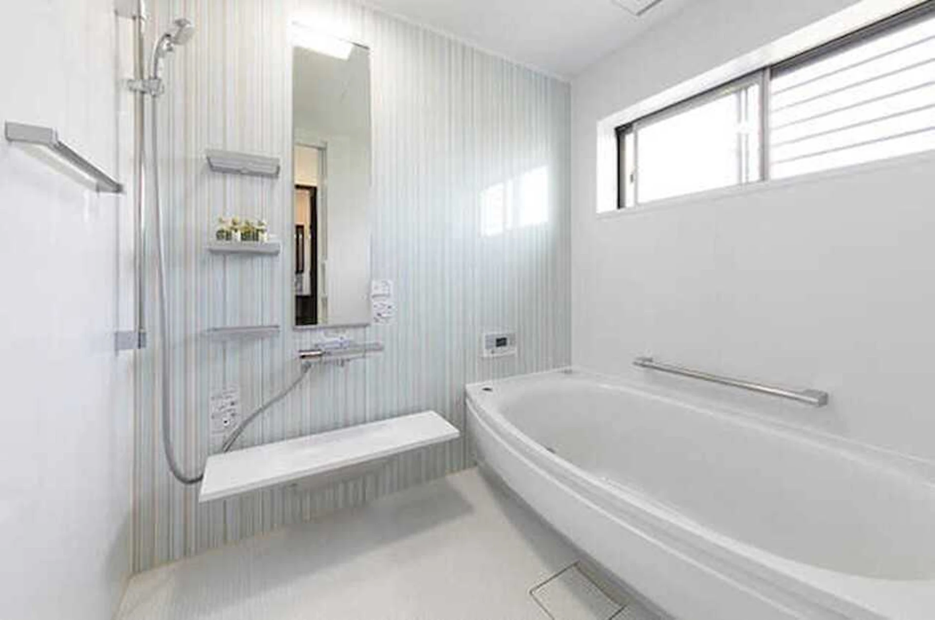 リフォームでお風呂・浴室を移動するための費用相場は？施工の際の注意点も解説！