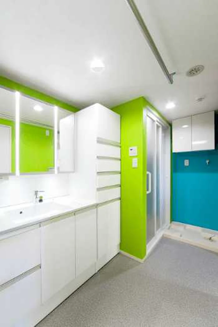 洗面所・脱衣所にピッタリの壁紙の選び方！張り替え費用・おしゃれなコーディネート実例