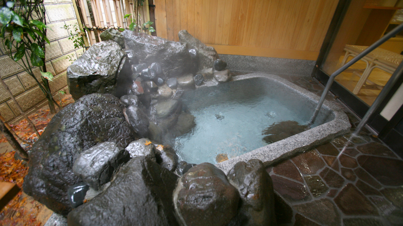Rotenburo - outside onsen in Japan