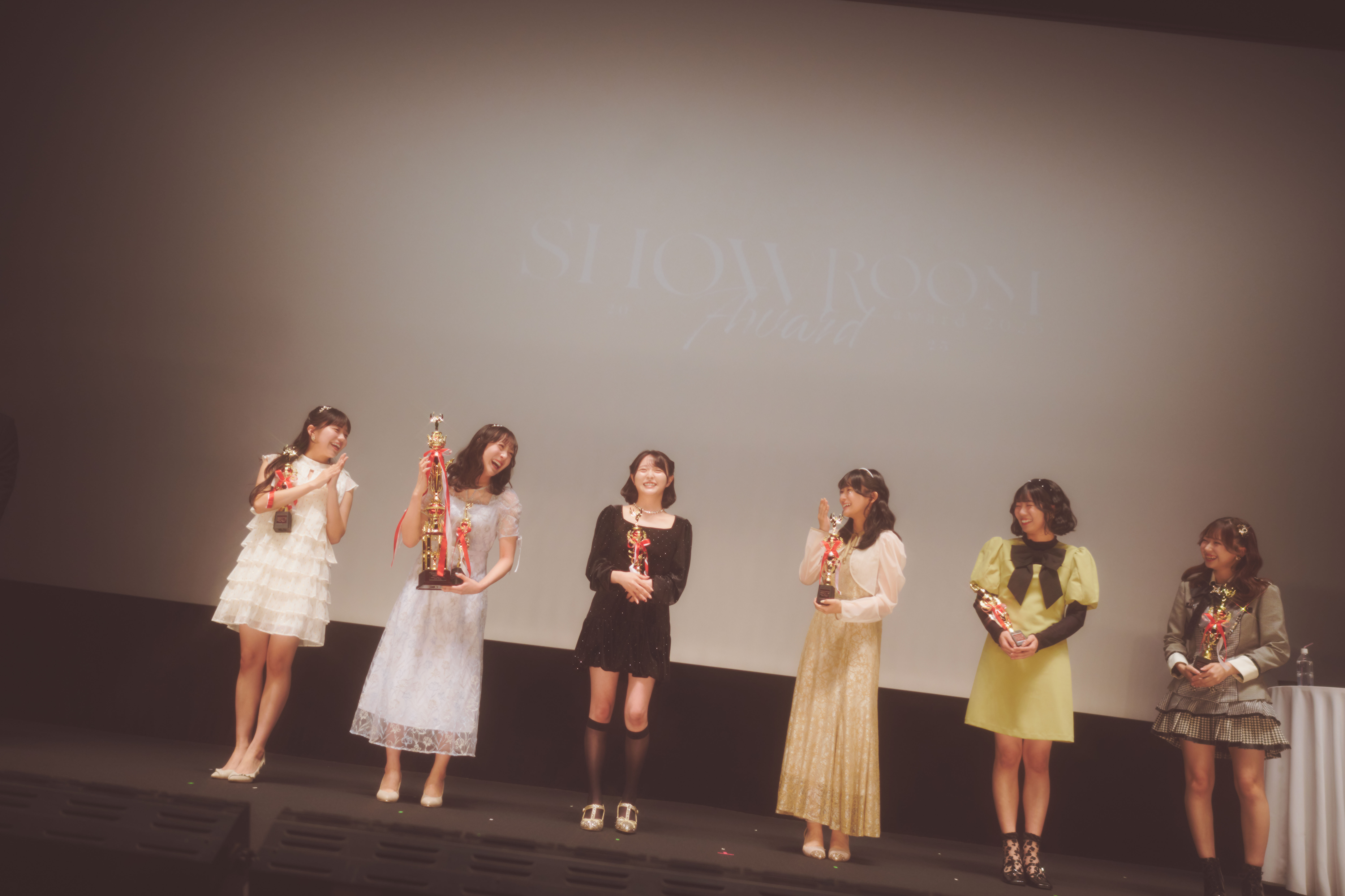 アイドルグループ各賞の発表からスタート！