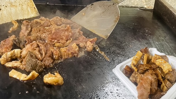 鉄板ホルモン単品、ホルモン丼