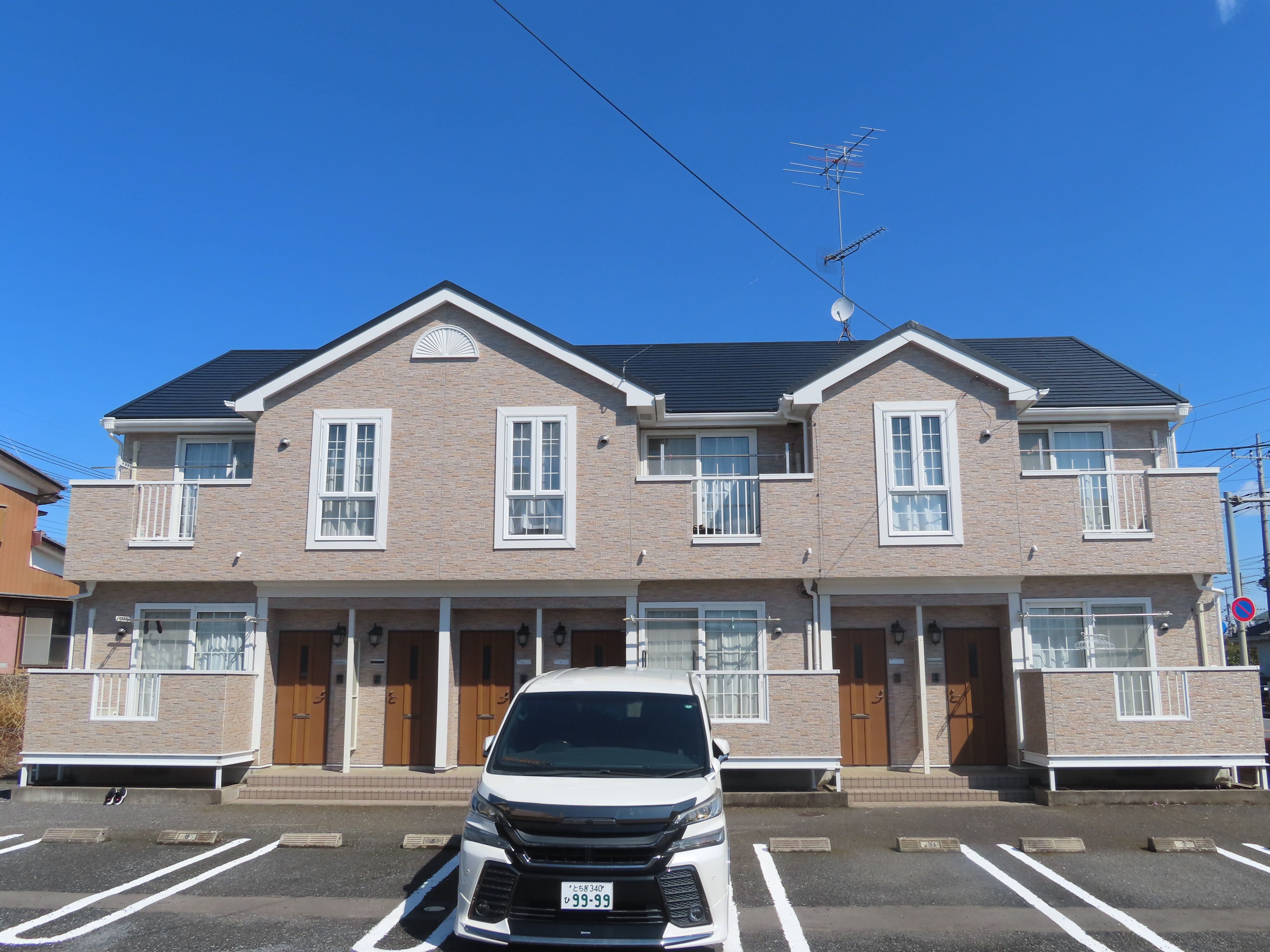 栃木市 アパートの屋根カバー工法・外壁クリア塗装