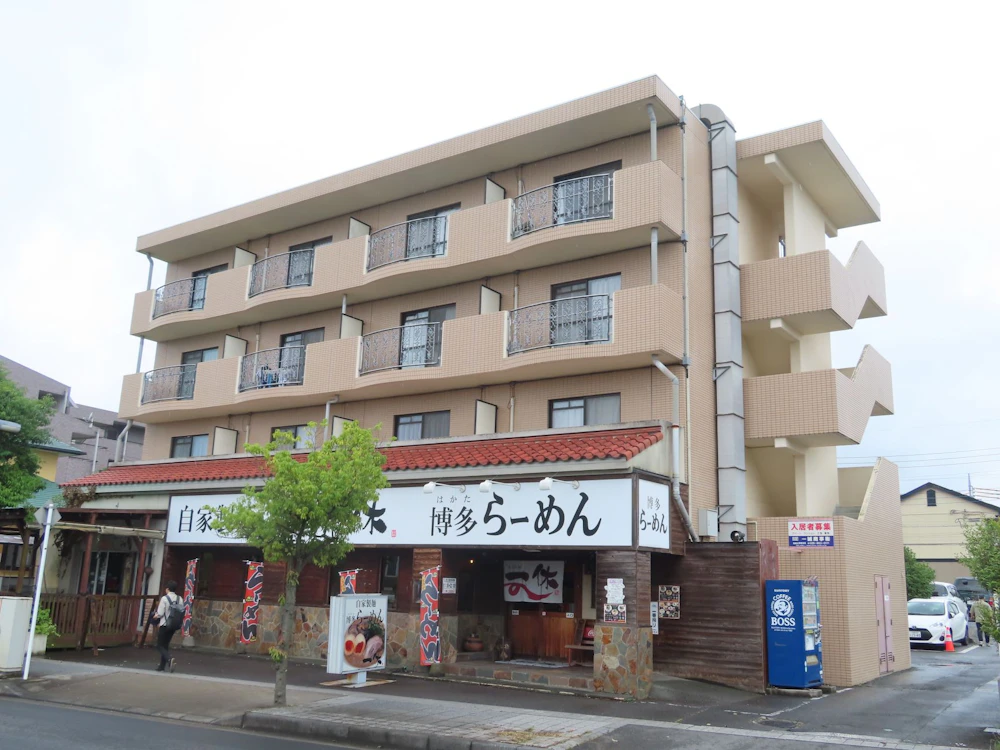 つくば市 テナントのマンションのタイル外壁のクリア塗装 施工前