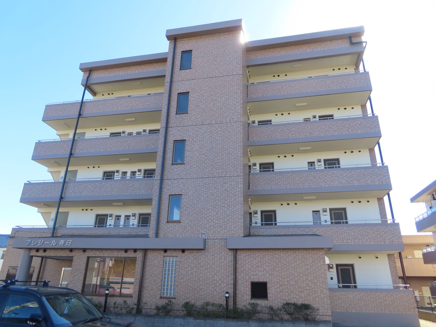 つくば市 5階建てマンションのタイル外壁のクリア塗装