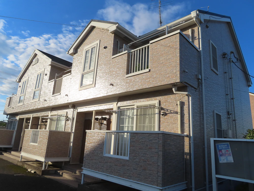 栃木市 アパートの屋根カバー工法・外壁クリア塗装 施工後