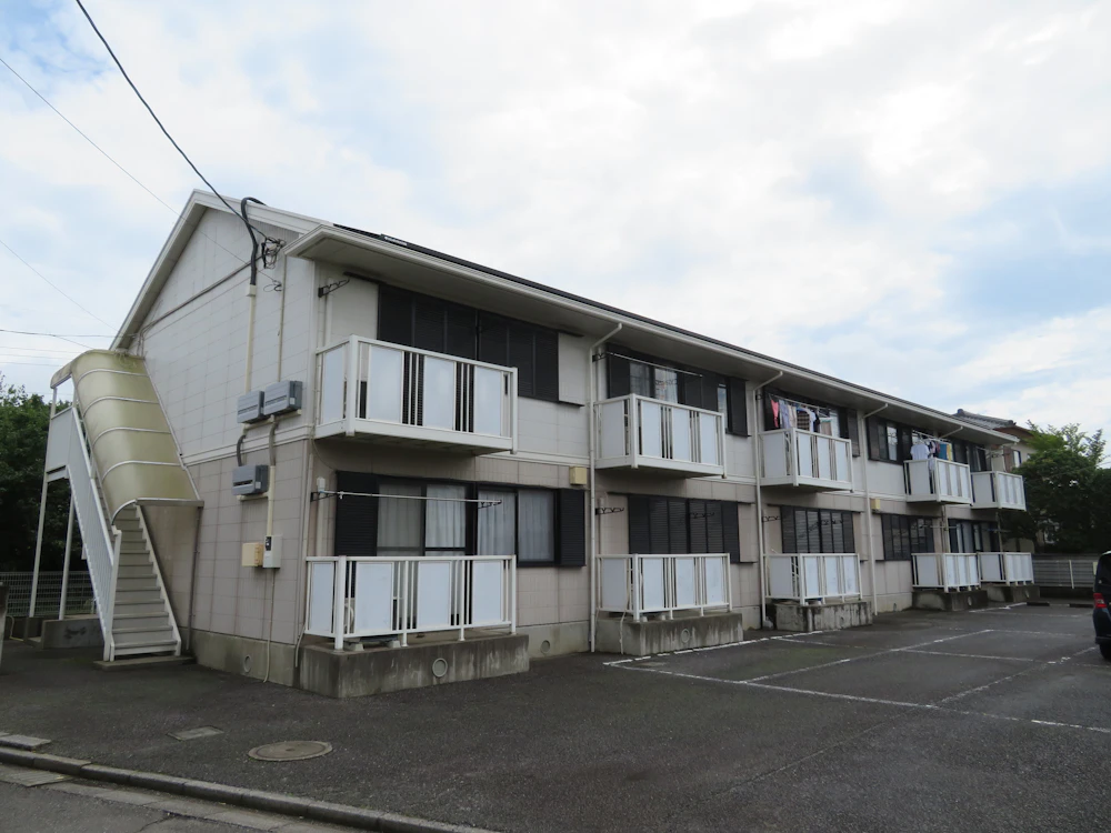 土浦市木田余東台 大和ハウスのアパートの屋根・外壁塗装 施工前