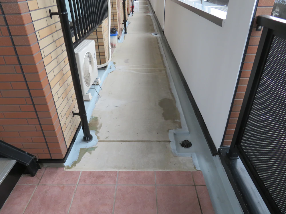 水戸市 共用通路に長尺シートの設置 施工前