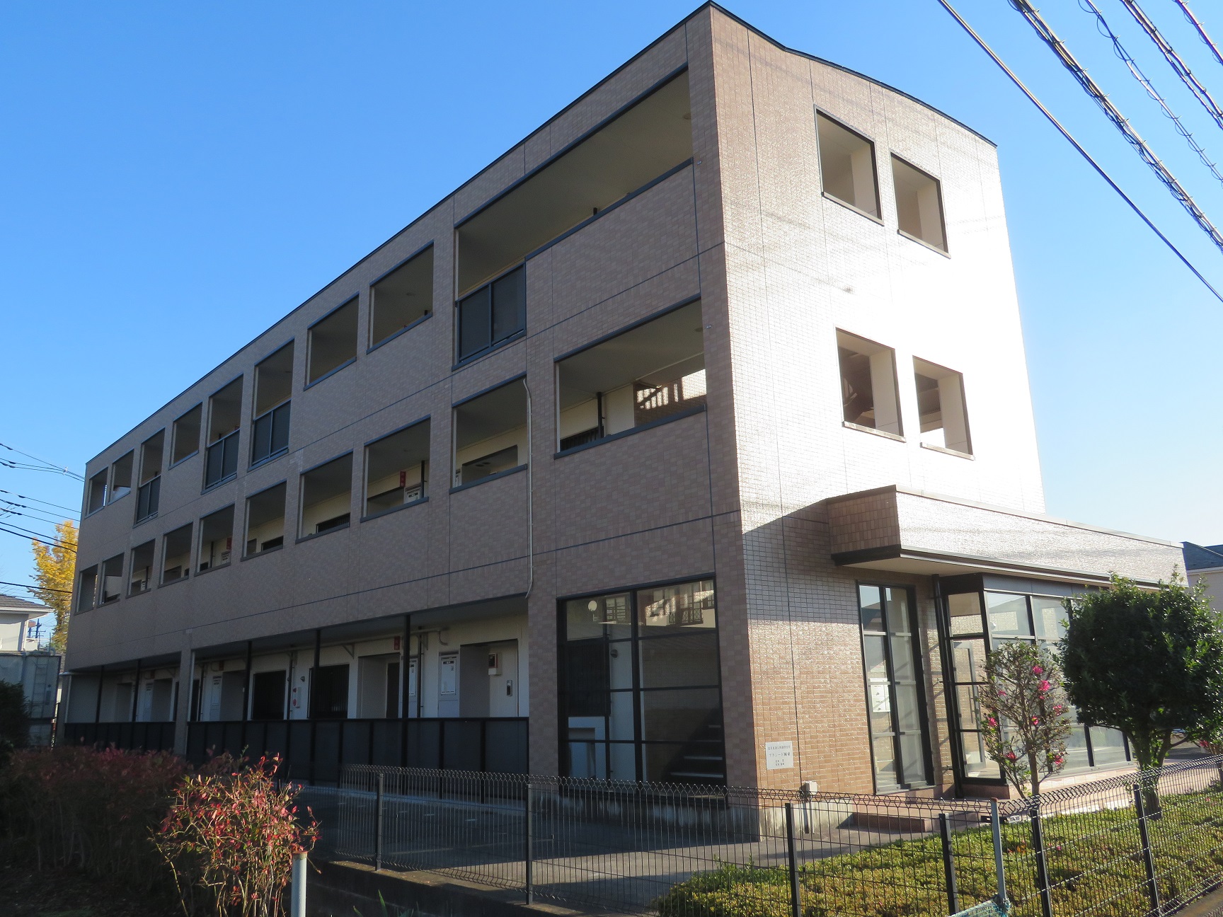 小山市 マンションの外壁塗装（タイル クリヤー塗装）