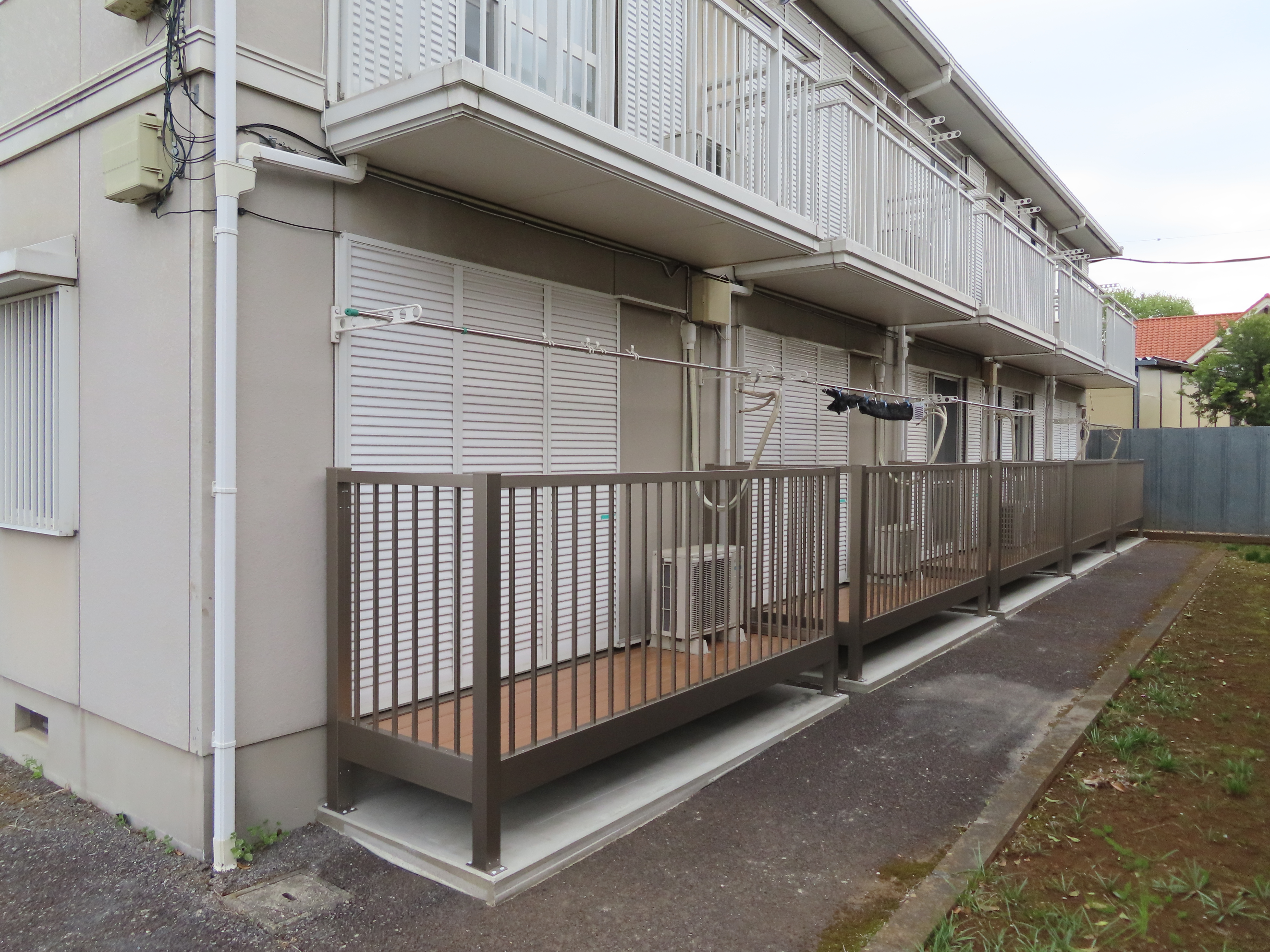 土浦市 アパートのバルコニー設置