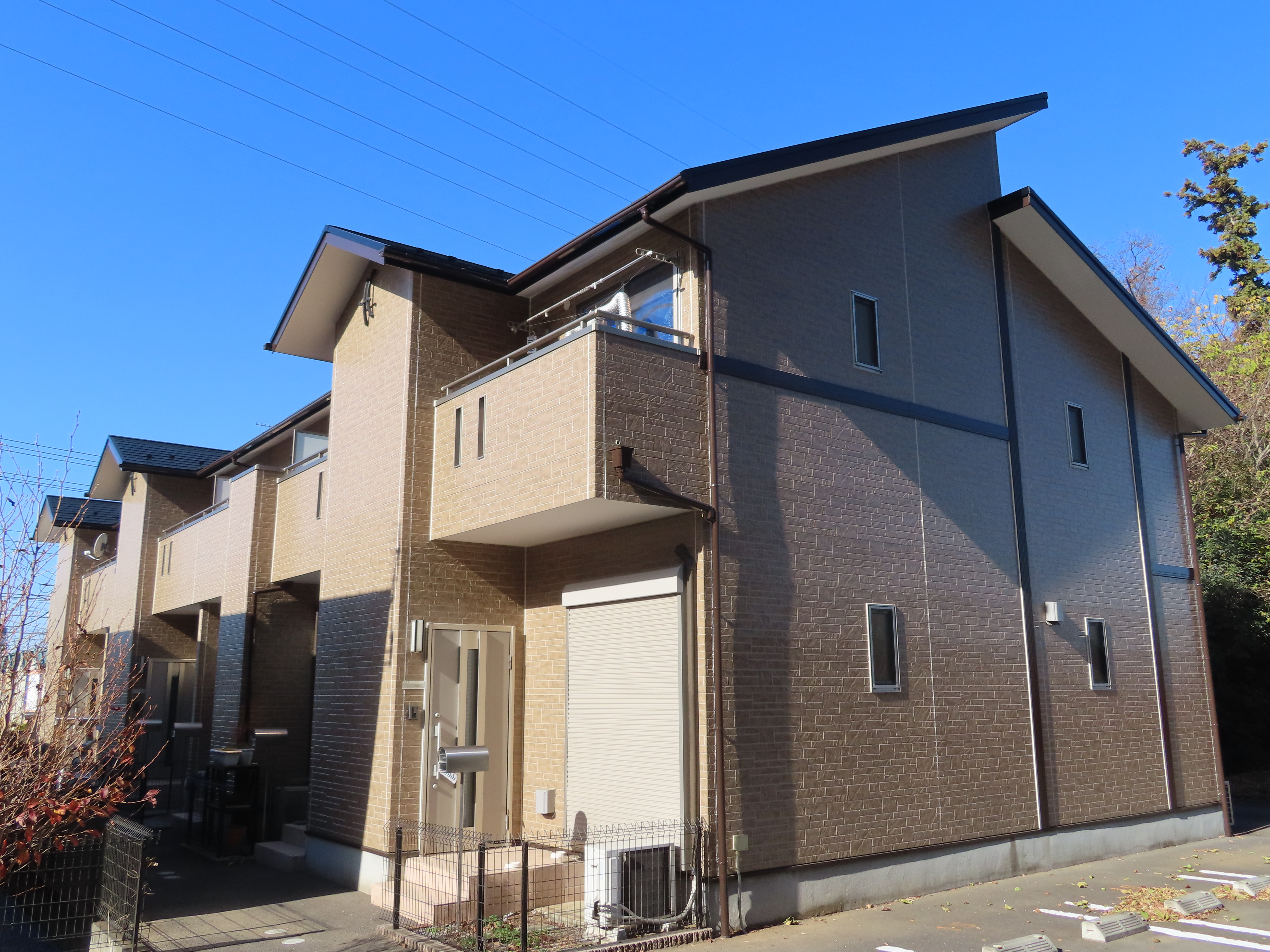 古河市 ハイトスコーポレーションのアパートの屋根・外壁クリア塗装