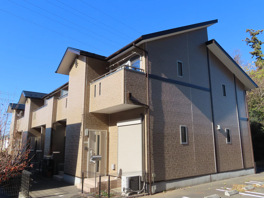 古河市 ハイトスコーポレーションのアパートの屋根・外壁クリア塗装 施工後