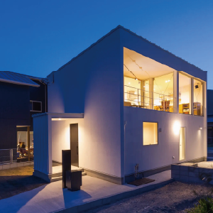 【土地探しからサポート】変形地を活かしたガレージハウス