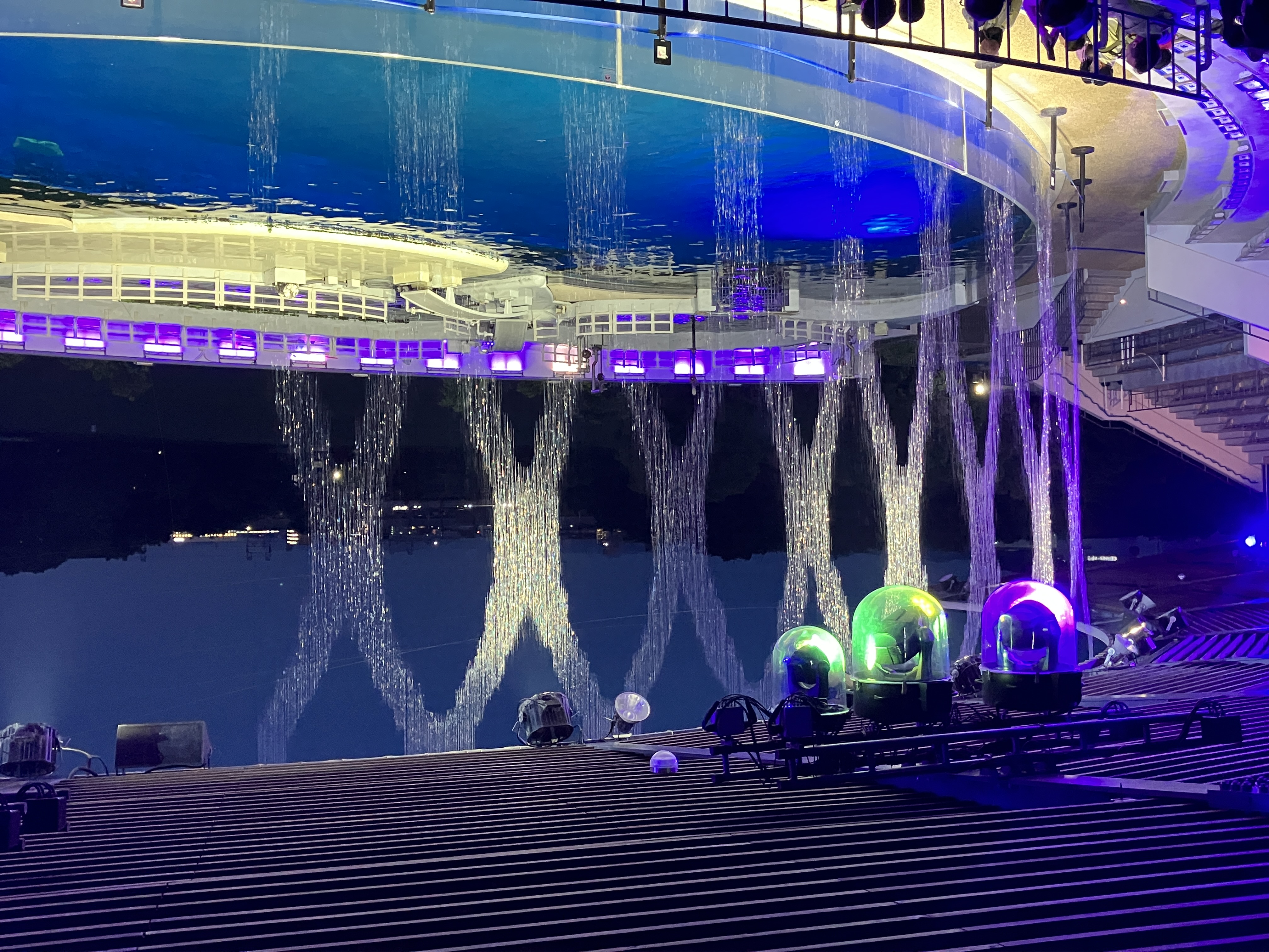 ウォーターカーテン