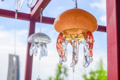 くらげ風鈴　クリア　京都水族館限定品 クラゲづくしな和空間が京都の夏を彩る 「くらげと傘と風鈴と」5月30日