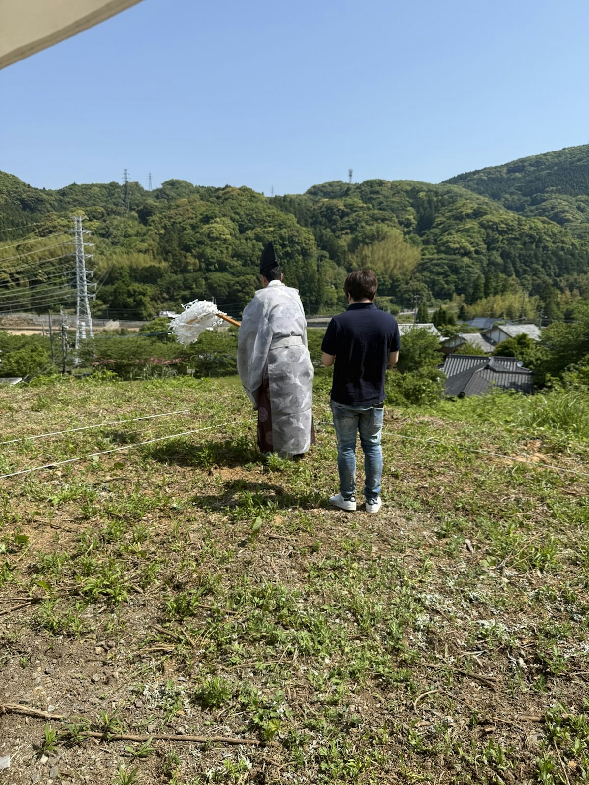 佐世保市吉井町O様邸 神主が大幣を振る