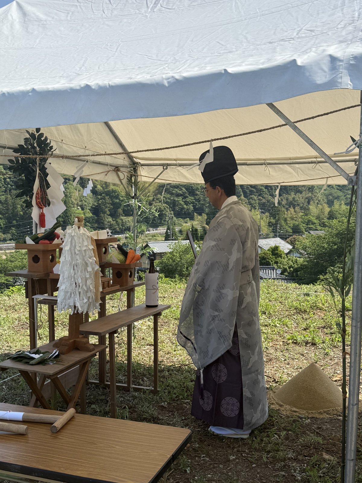 佐世保市吉井町O様邸 地鎮祭の祭壇と田園風景