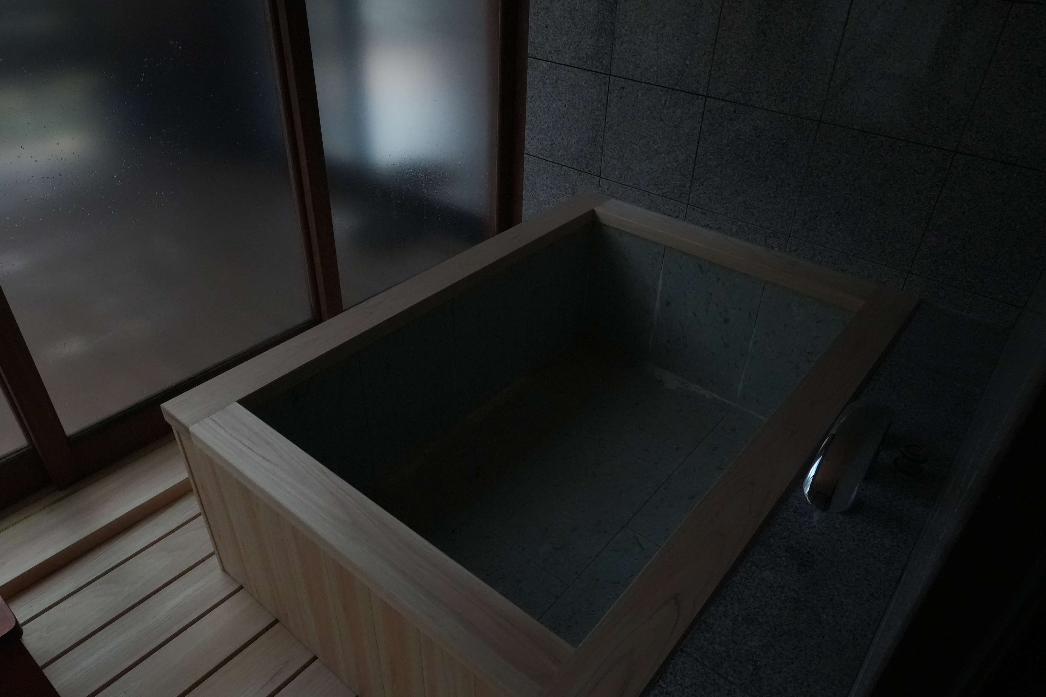 おちあいろう　客室デッキ新設工事 - 画像4