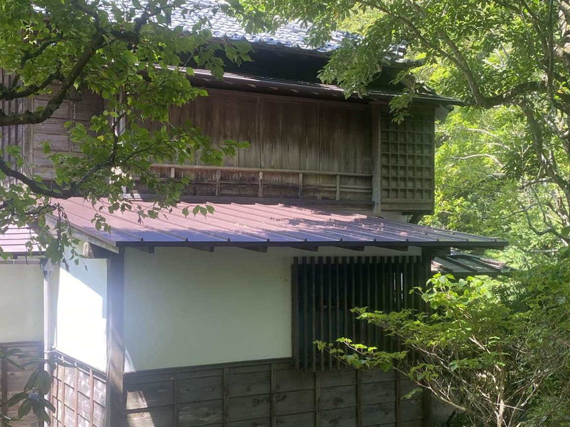 旧井上靖邸屋根改修工事 - 画像1