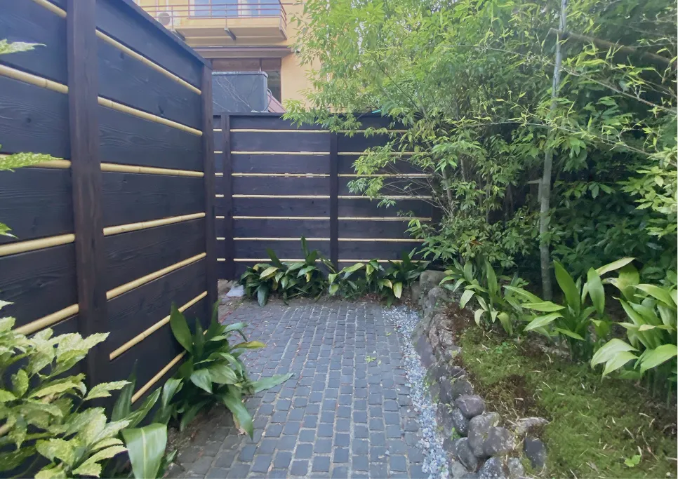 焼き杉＋竹の塀　設置工事 - 画像3