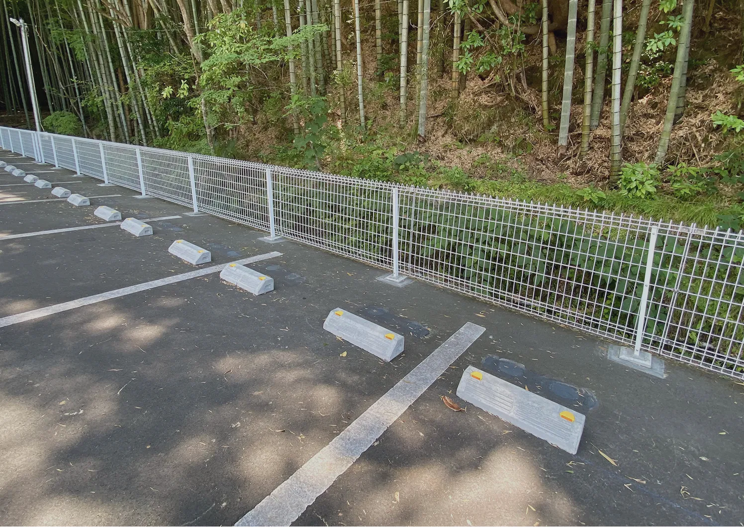 駐車場 フェンス設置工事 - 画像1