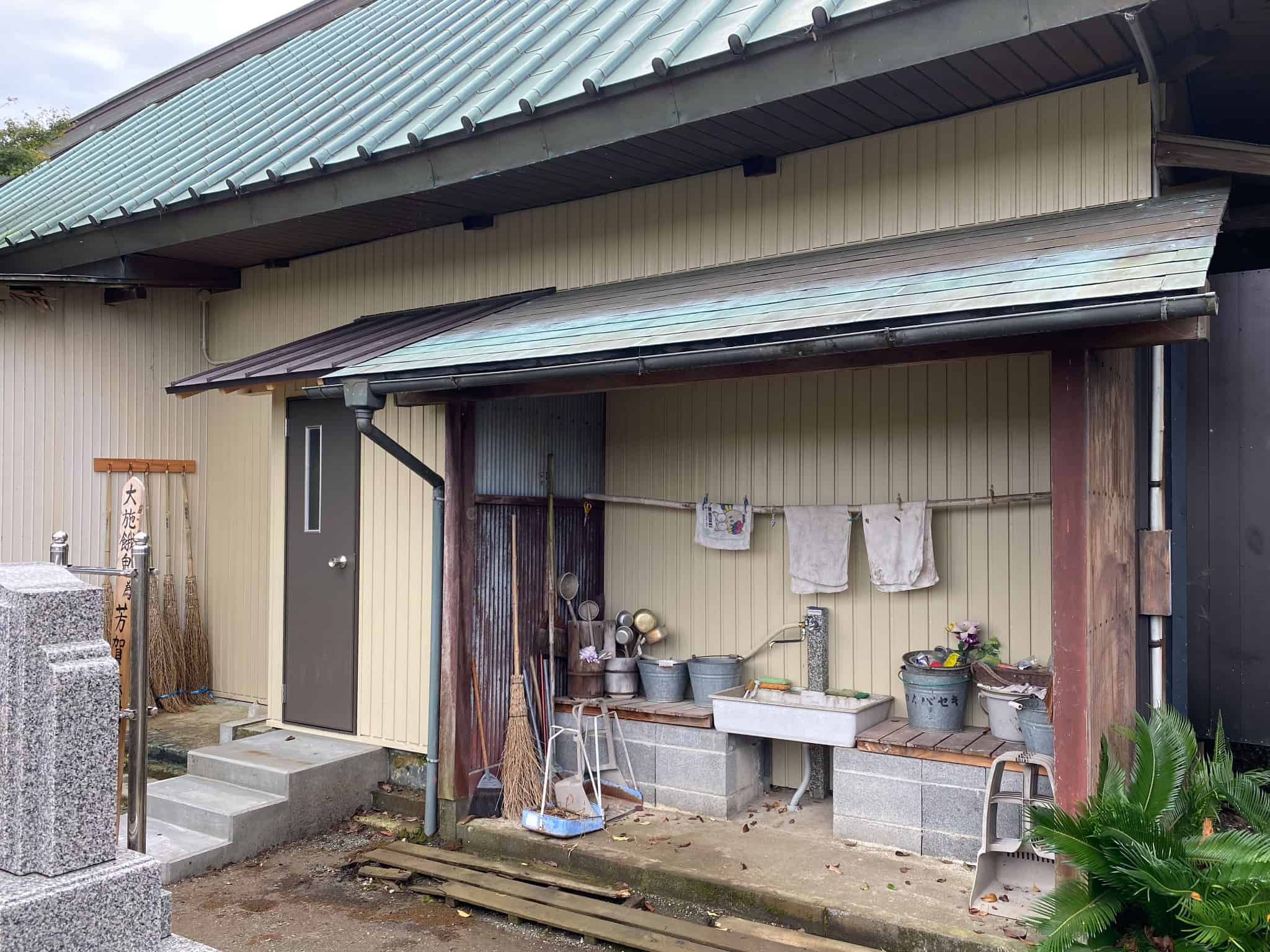 お寺 外壁・トイレ改修工事 - 画像1