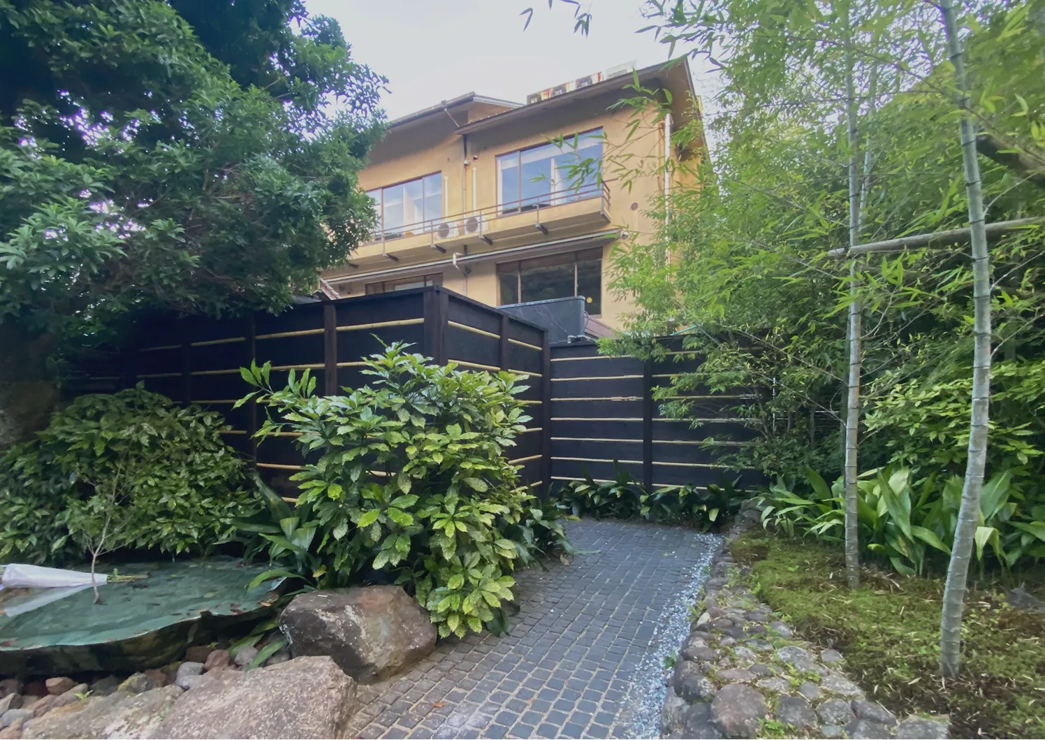 焼き杉＋竹の塀　設置工事 - 画像1