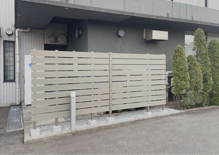 ドーミーイン三島　日隠しフェンス
