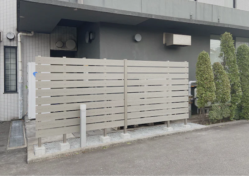 ドーミーイン三島　日隠しフェンス