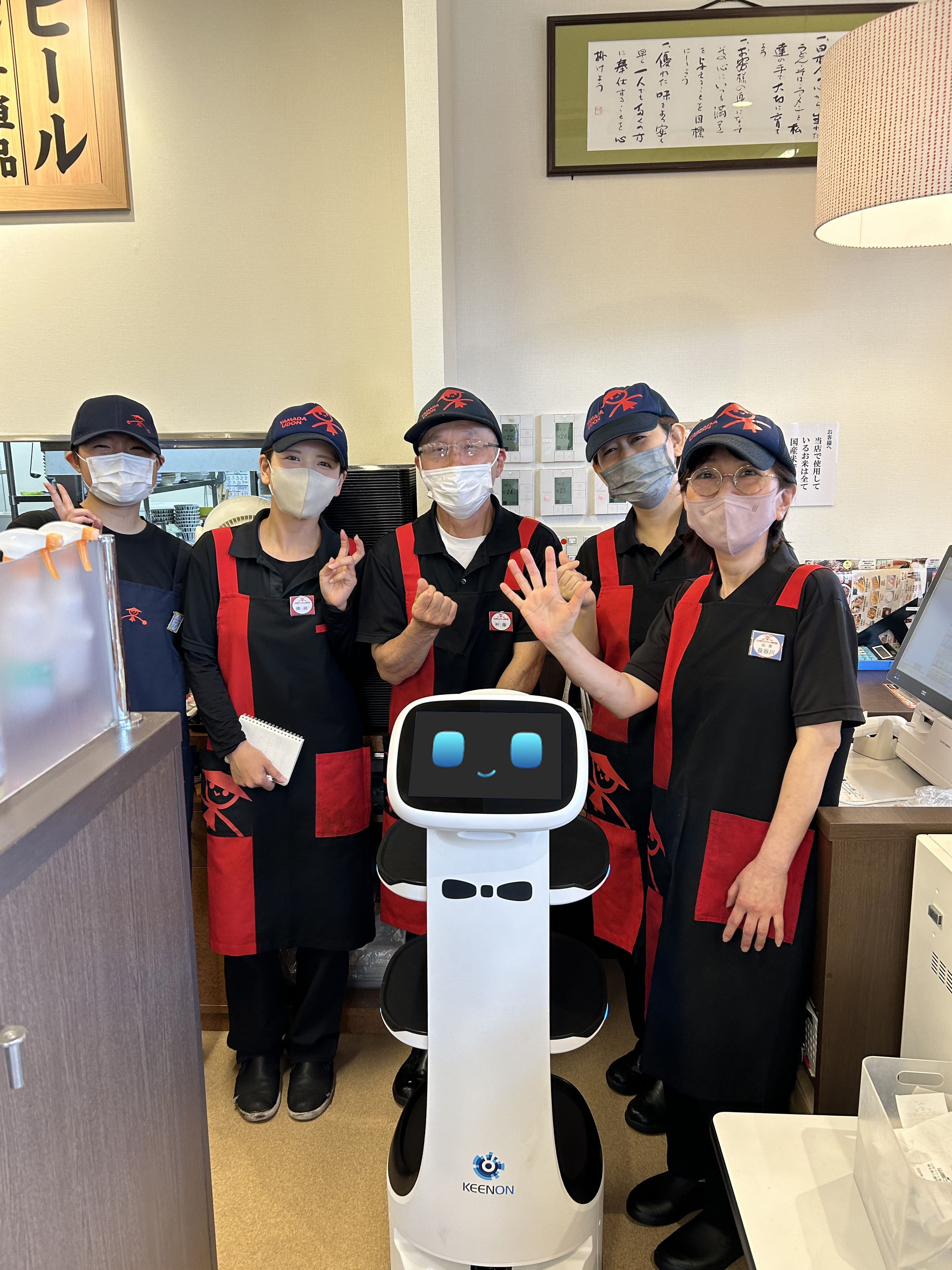 外食チェーン導入事例】山田うどん食堂さま｜小回りの効く小型配膳