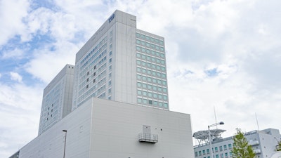 司法試験が例年通りスタート、3424人が受験　「受験生が密集する場面も」