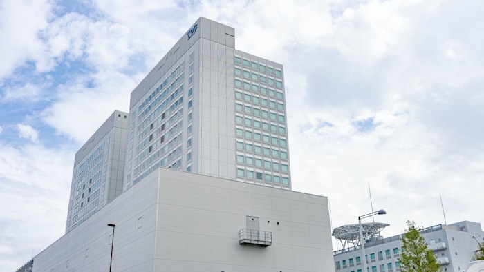 司法試験が例年通りスタート、3424人が受験　「受験生が密集する場面も」