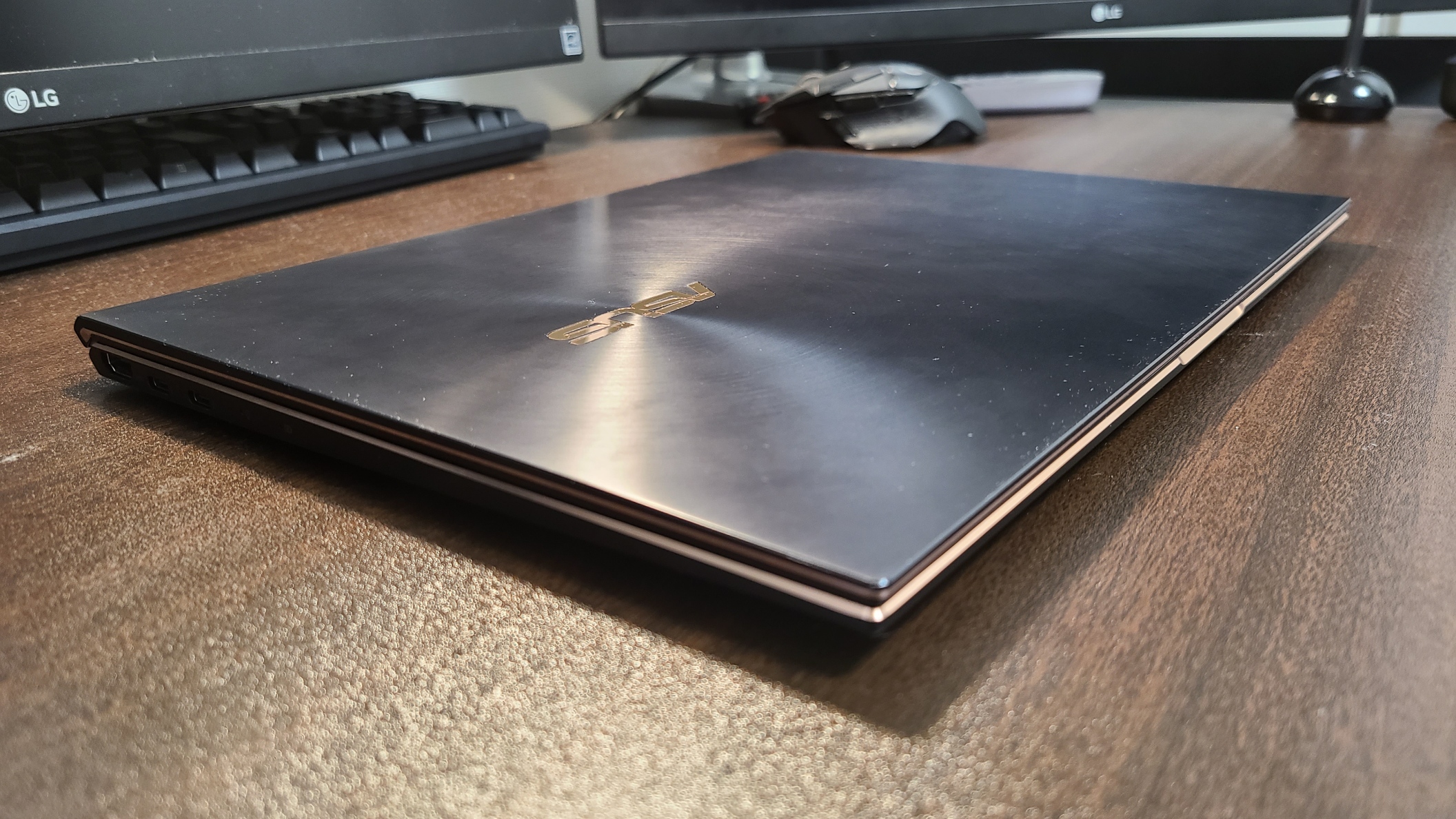 ASUS ZenBookSを徹底レビュー！実際に使用した感想を語る