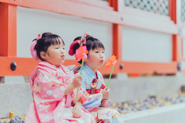 紅葉の香椎宮で、姉妹の七五三撮影