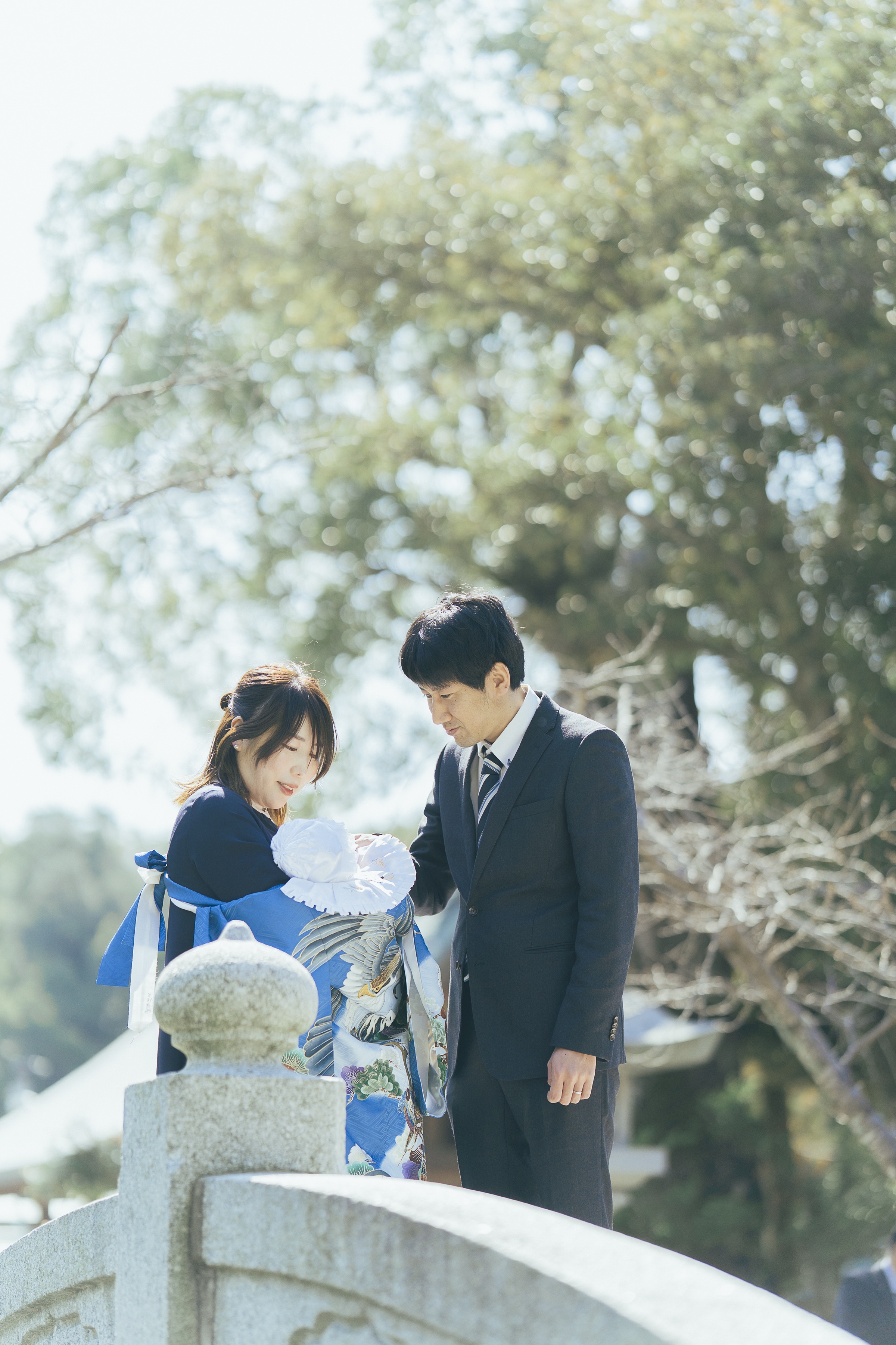 石橋の上でのご家族