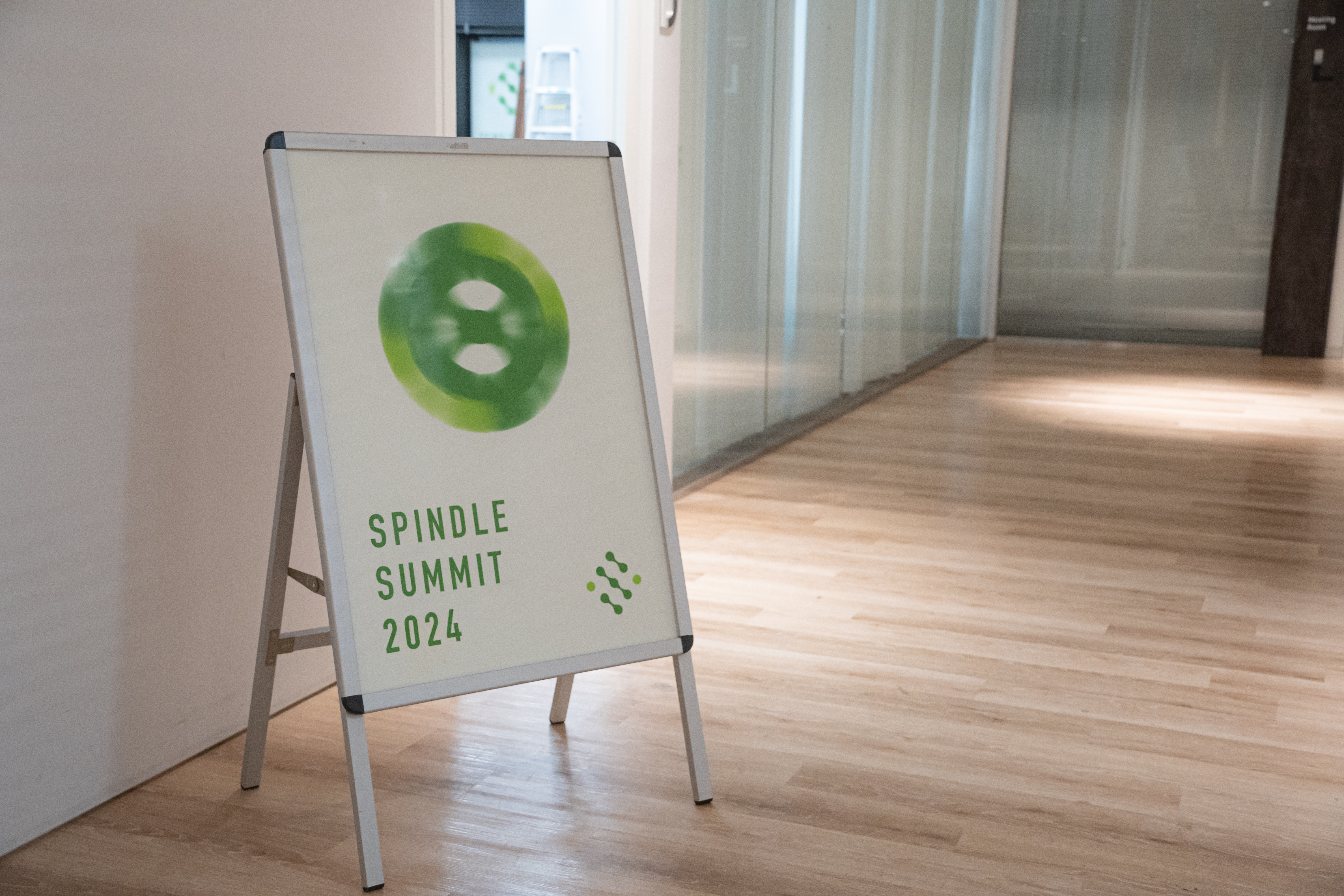 会場入り口に置かれたSpindle SUMMITのポスター