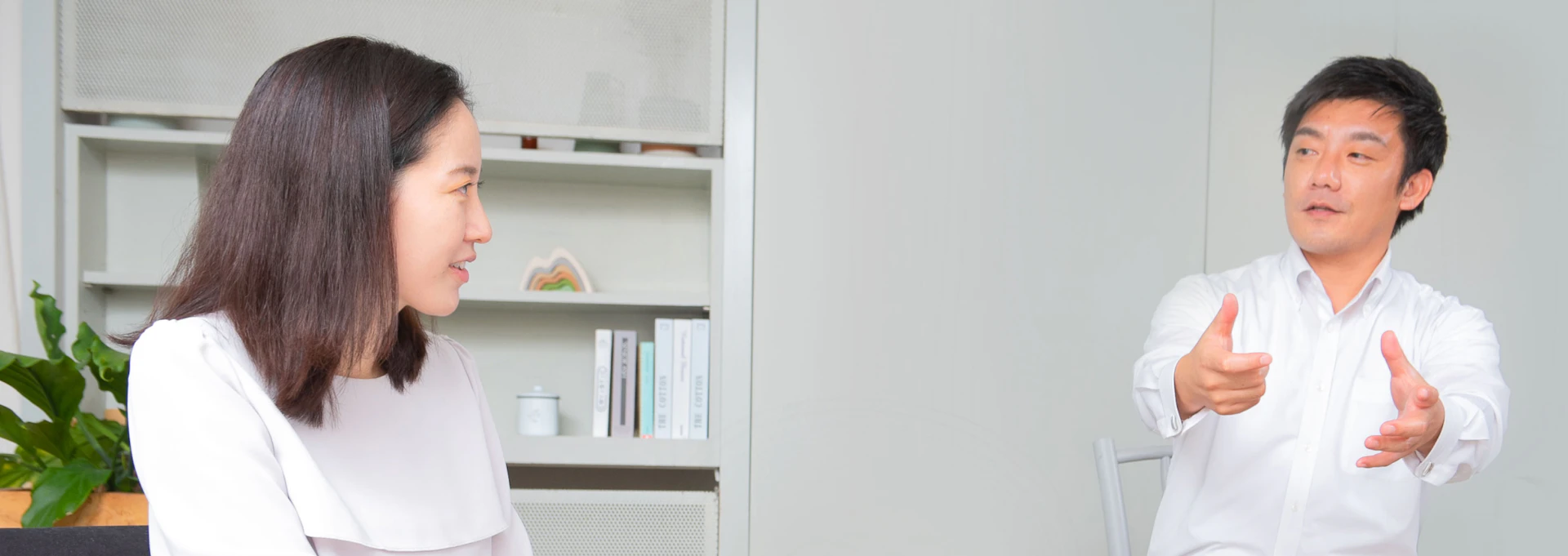 【画像】木坂が話しかける様子