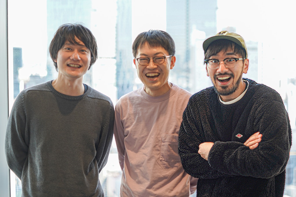 10xプロジェクト運営メンバーの集合写真。左から、木本、三島木、岩永。