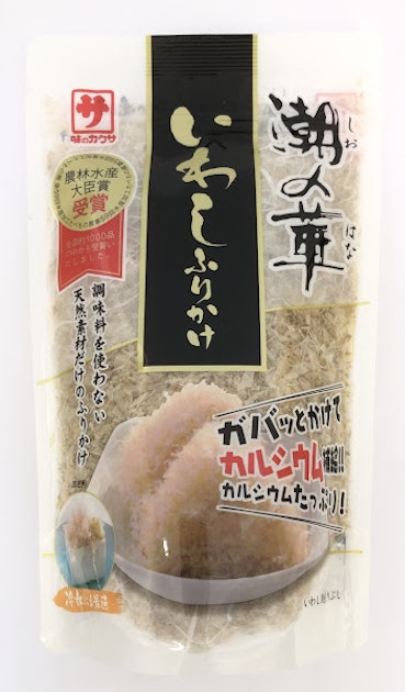 【国産素材】 潮の華 いわし ふりかけ 1箱（10袋）セット ふわふわ いわし削り節 カルシウムたっぷり 国内天然素材 チャック付 いわしふりかけ | 保険薬局 仕入れマーケット｜薬局から健康で幸せなライフスタイルを提案販売できる通販サイト