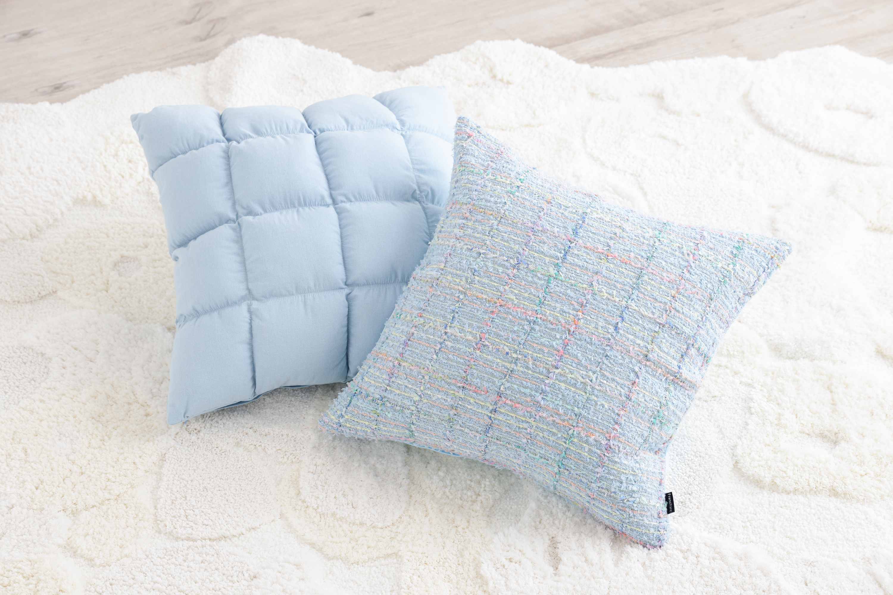 【トレンド】お部屋の印象をアップデートしてくれるトレンド感溢れるクッションカバーセット