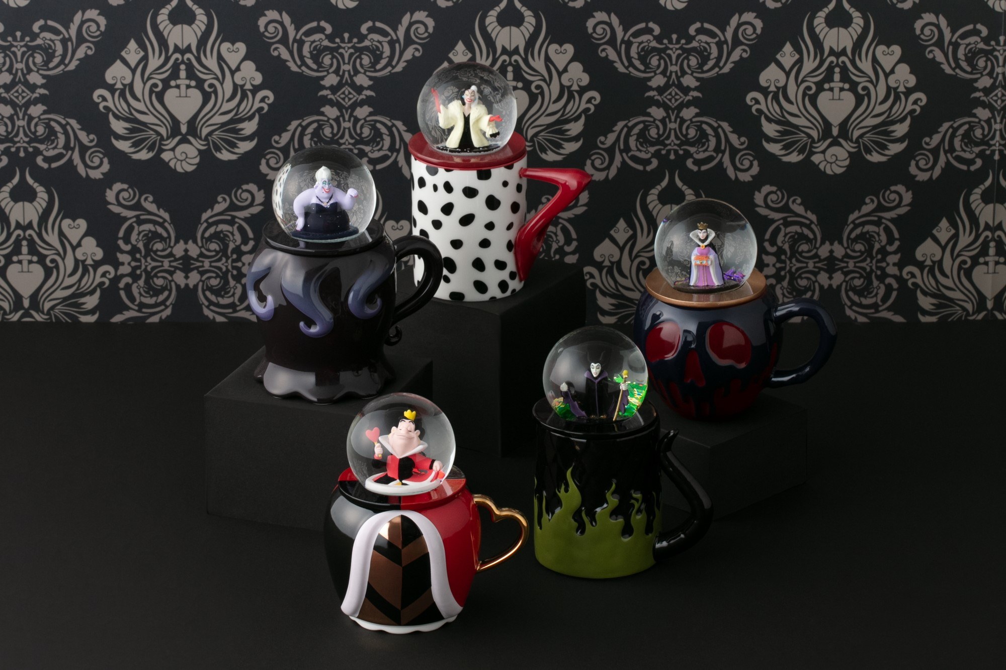 NEW】VILLAINS NIGHT よりシックなクリスマスツリーが新作で登場
