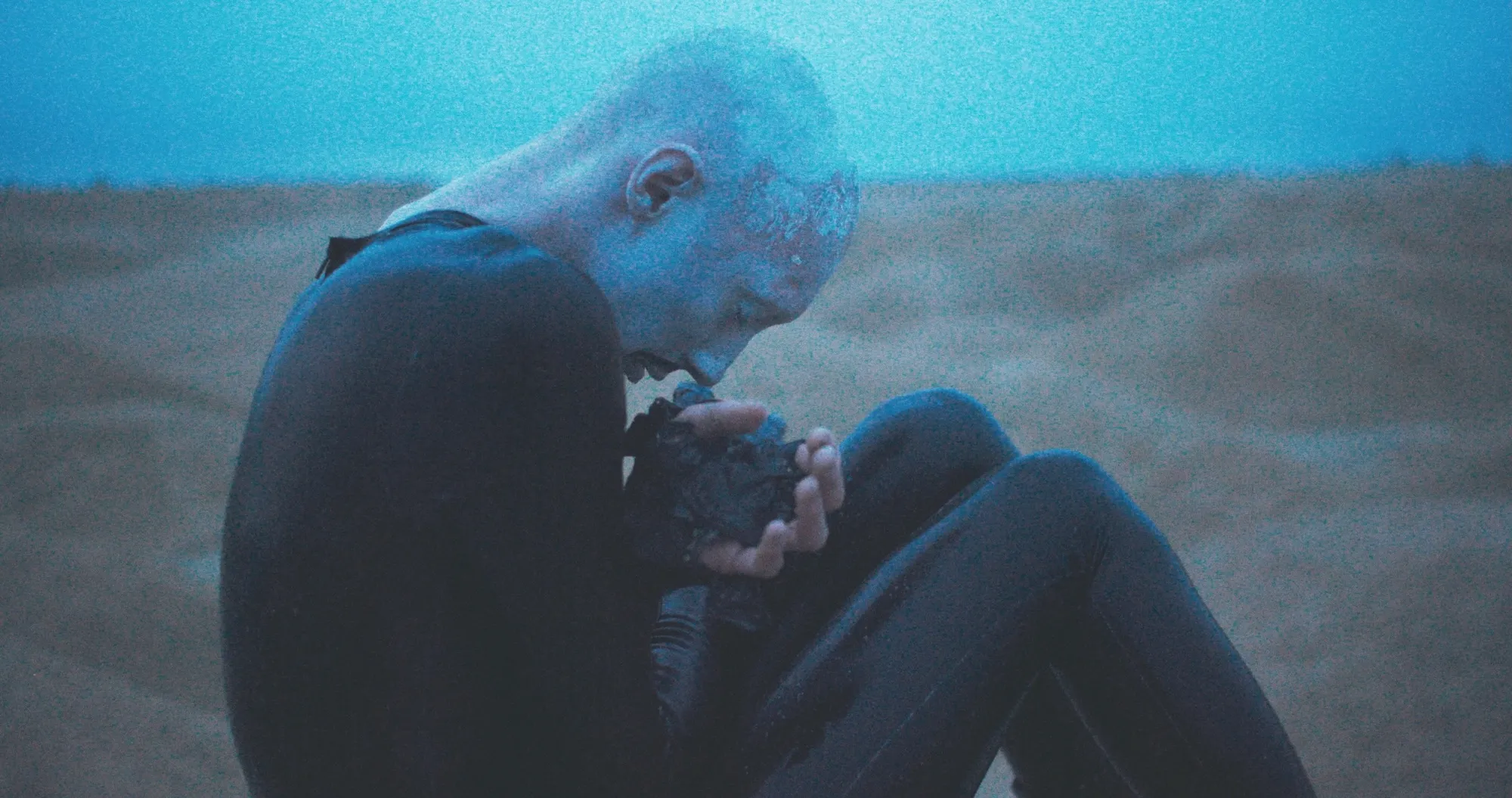 『クイーンダム／誕生』場面写真