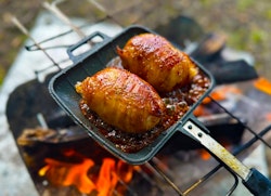 北海道・弟子屈ポークの肉巻き豚丼おにぎり
