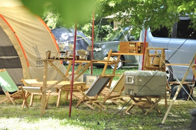 DIYの腕前はプロ級！自作のキャンプギアでファミリーキャンプを楽しむ