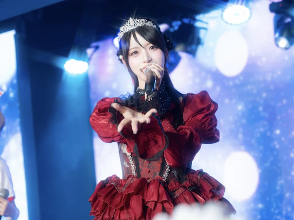VVSiS──現役医学科アイドル千世みれいが“みれせんせークリニック”で初の生誕プロデュース公演