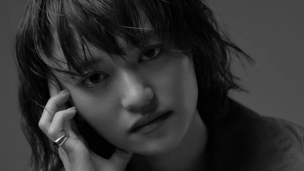 iri、デビュー10周年記念フォトエッセイ『相反』10月発売