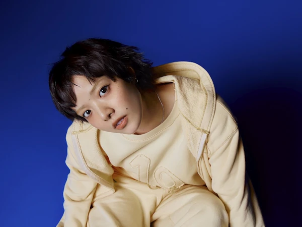 あいみょん、ベストAL配信事前予約で「スーパーガール」限定映像プレゼント決定