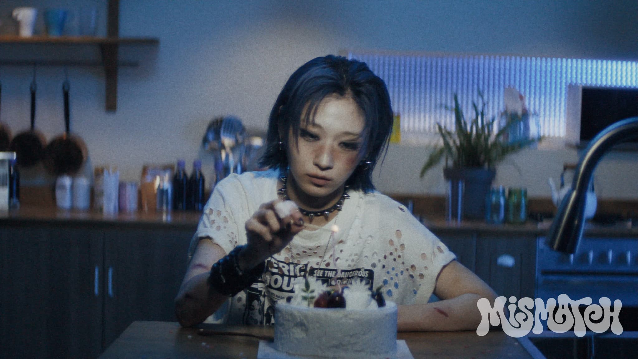 LEE JISOO、デビューシングル「MISMATCH」MV公開
